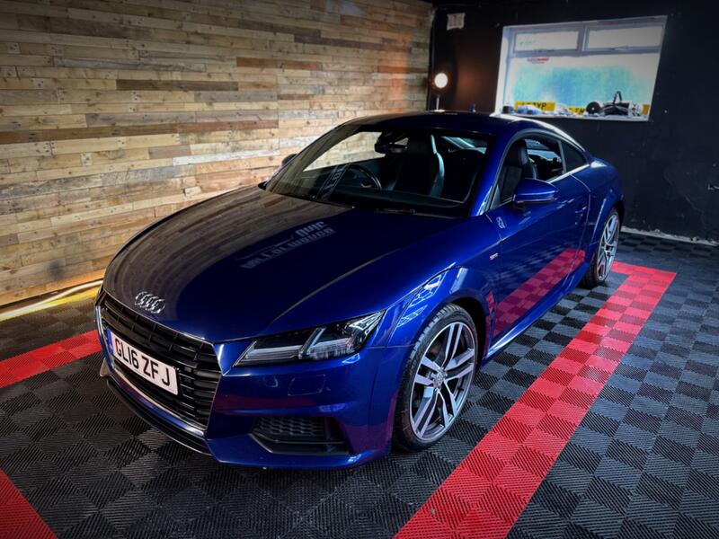 AUDI TT