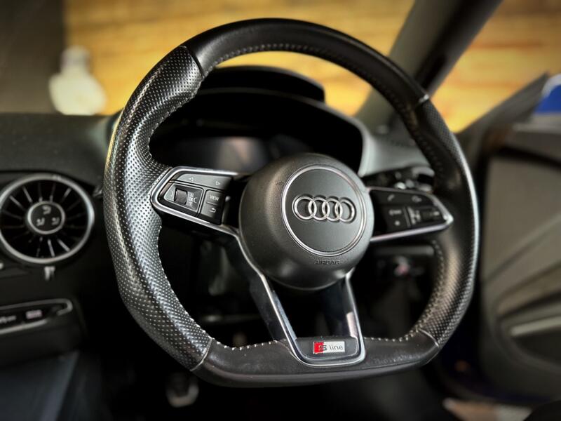AUDI TT