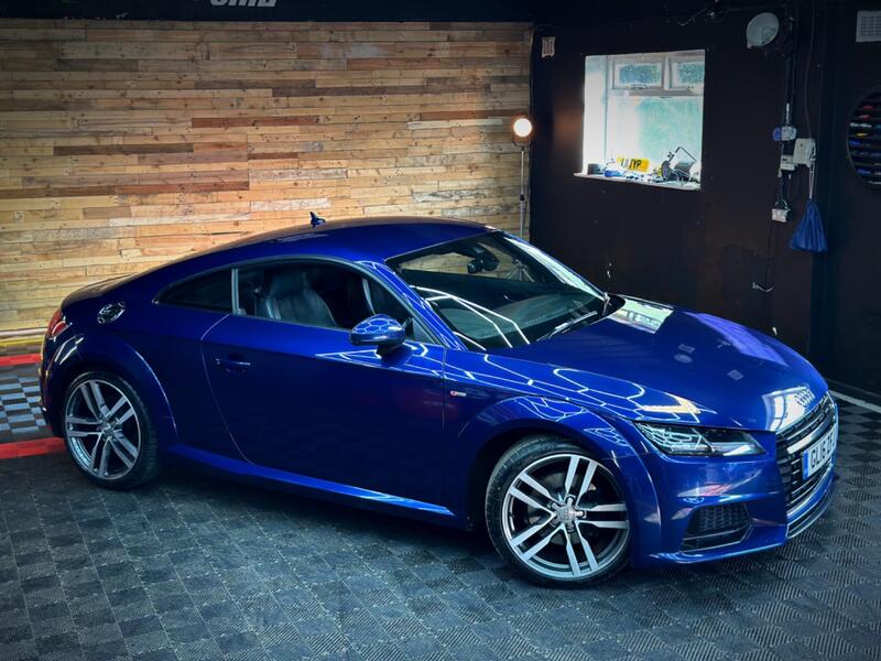 AUDI TT